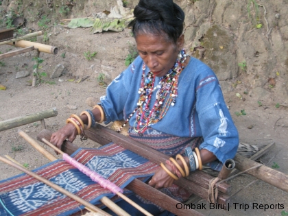 ikat-weaving